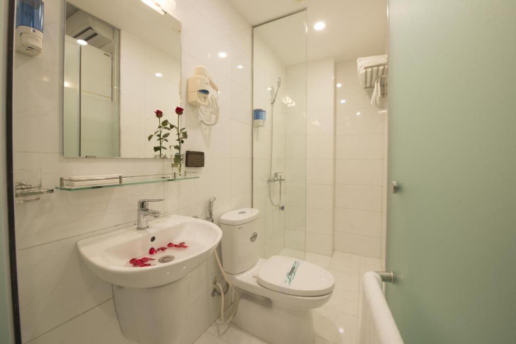 Hanoi Holiday Hotel Екстер'єр фото